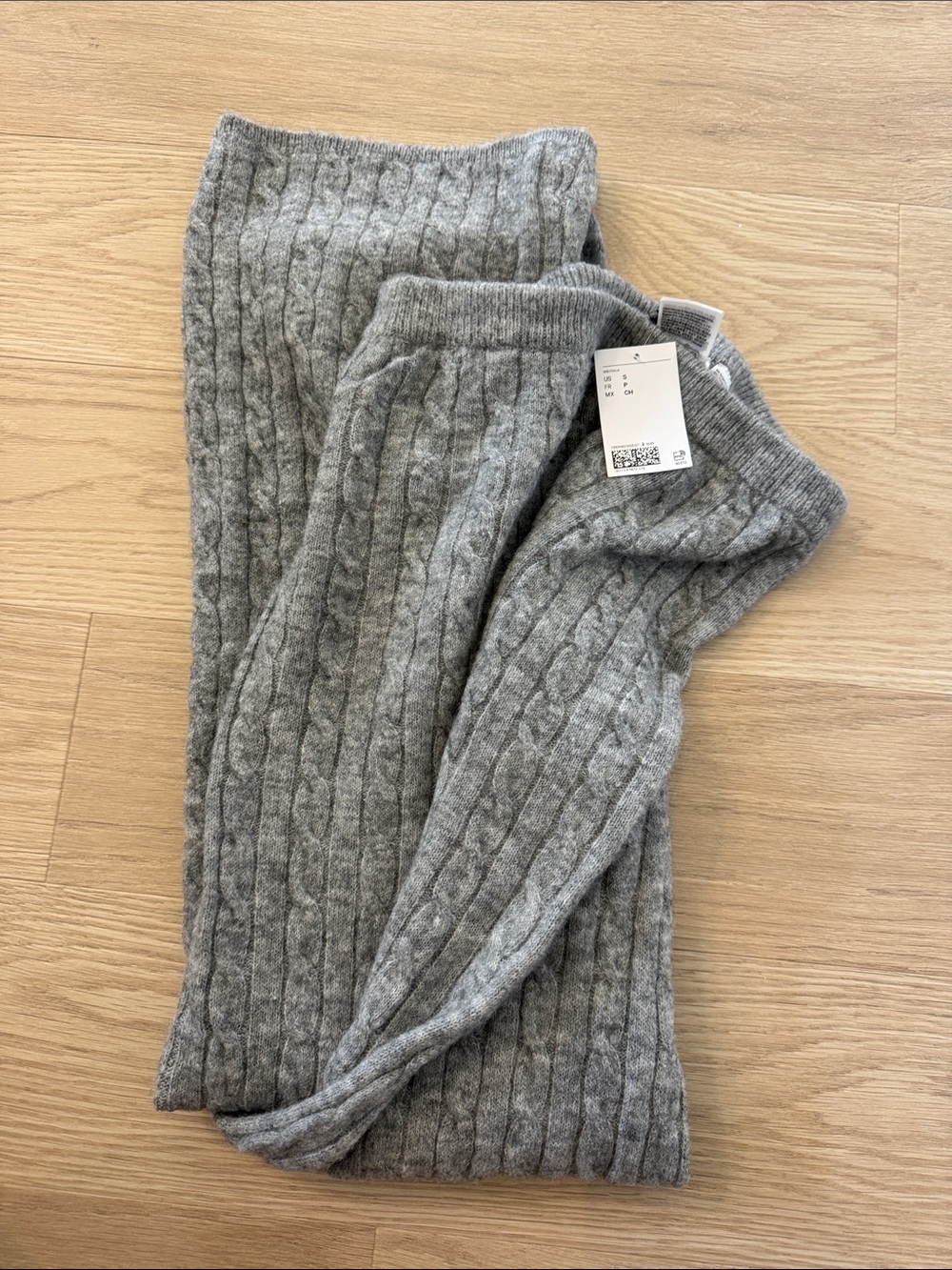 H&M brand new Gray Cable Knit Leggings - Soft Ribbed Knit